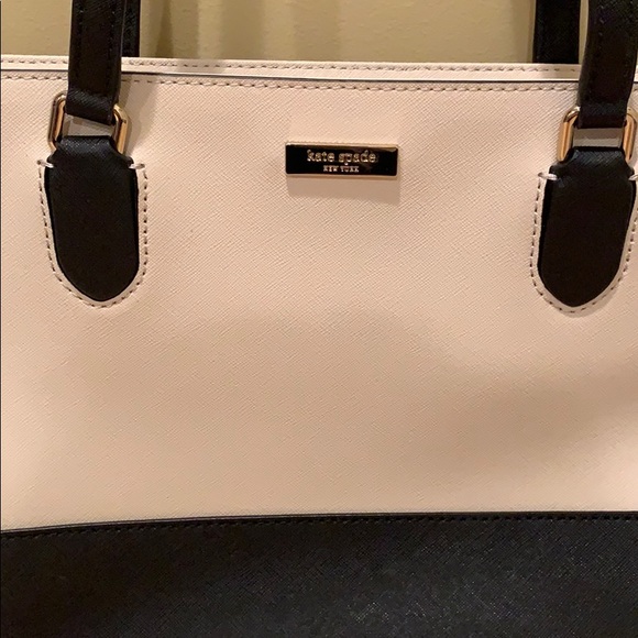 Handbag - Picture 2 of 4